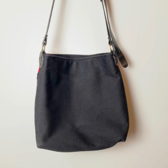 Forever 21 ~ Pendleton style “Carpet” Bag Purse w/black belt leather like strap! - Picture 3 of 15